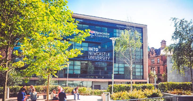 đại học newcastle into